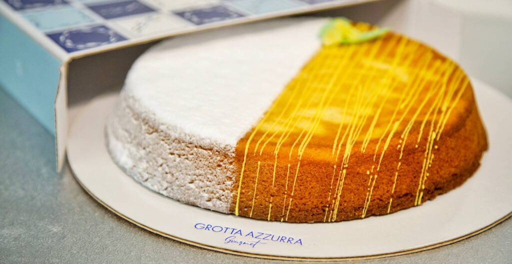 A design that evokes the magic of the Grotta Azzurra Gourmet